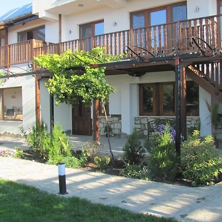 Πανσιόν Elma 4*